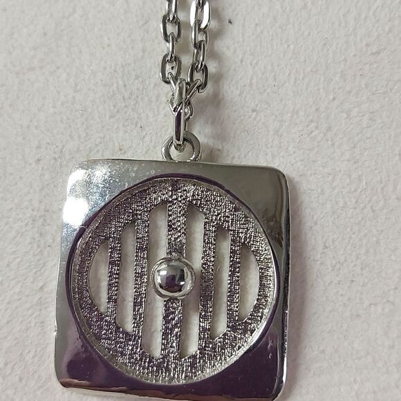 VINTAGE Celebrity Necklace - Picture 2 of 5